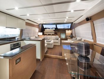 Prestige 750, Interior