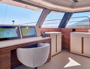 Fountaine Pajot Power 80 , Interior