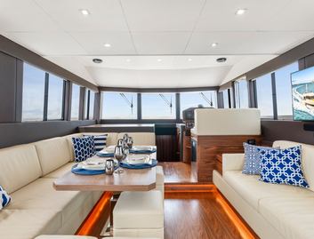 Sundeck Yachts 580, Interior