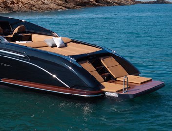 Riva Cento, Deck Area