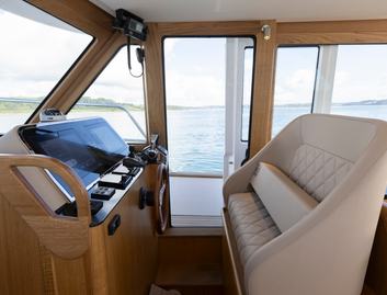 Cockwells Duchy 35 , Helm Station