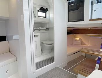 De Antonio D36 Open, Interior