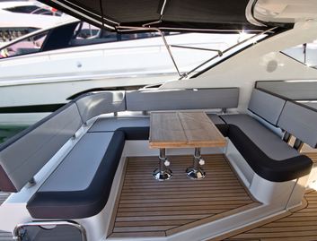 Galeon 385 HTS, Deck Area