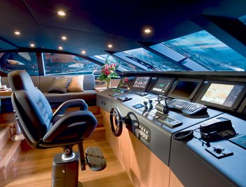 Sunseeker 115 Sport Yacht, Helm Station