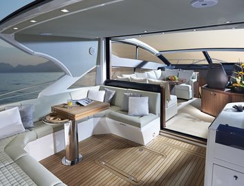 Sunseeker Predator 57 Mk2, Deck Area