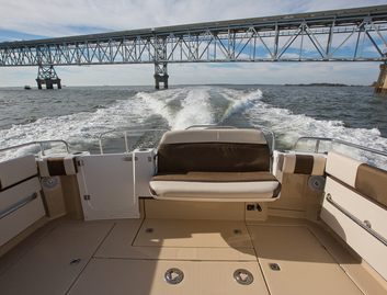 Ranger Tugs R-29 S, Deck Area