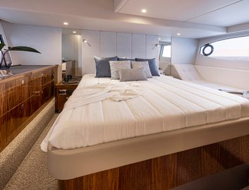 Riviera 4600 Sport Yacht Platinum Edition, Accommodation