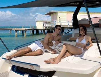 Invictus GT370S , Deck Area