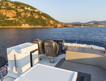 Galeon 460 Fly, Fly Deck/Sportdeck