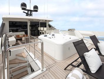 Ocean Alexander 32L, Fly Deck/Sportdeck