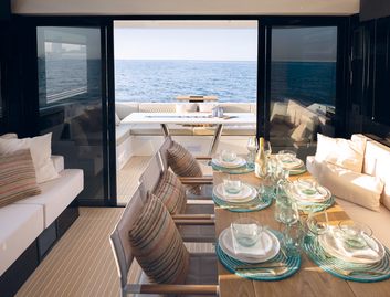 De Antonio D60 , Interior