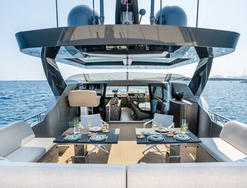St-Barth 75, Fly Deck/Sportdeck