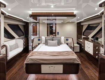 Lazzara LSX67, Accommodation