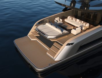 Solaris Power 70 Grand Coupé , Deck Area