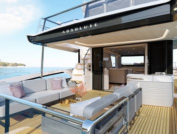 Absolute Navetta 62 , Deck Area