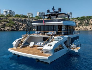 Lazzara LPC 300, Deck Area