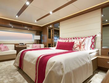 Sirena 64, Accommodation