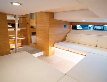 De Antonio D42 Open , Interior