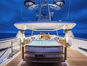 Princess 40M, Fly Deck/Sportdeck