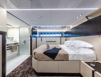 Extra 86, Accommodation