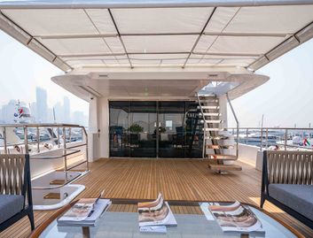 Gulf Craft Nomad 101, Deck Area