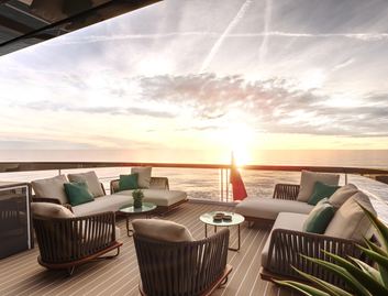 Sunseeker Ocean 156, Deck Area