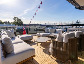 Sunseeker Ocean 156, Deck Area