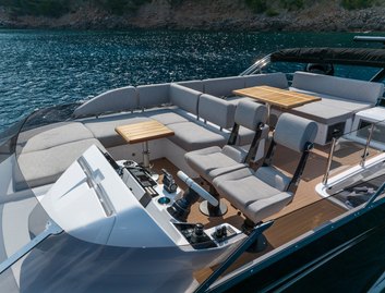 Sunseeker 75 Sport Yacht, Fly Deck/Sportdeck