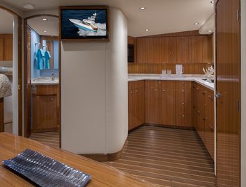 Viking 44O, Interior