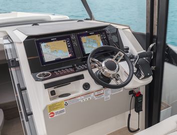 Saxdor 340 GTWA , Helm Station