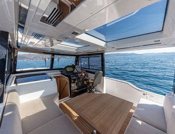 Sundeck 430 Sport, Interior