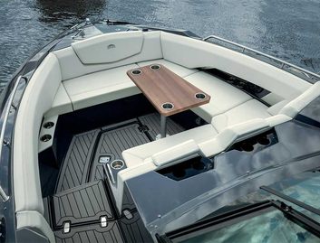Cruisers 338 South Beach Edition - Bow Rider, Deck Area