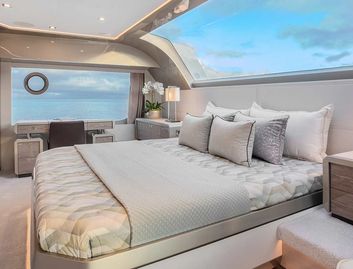 Ocean Alexander 28E, Accommodation