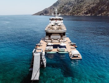 Damen Xplorer 60, Beach Club