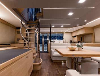 Aquila 54 Yacht, Interior