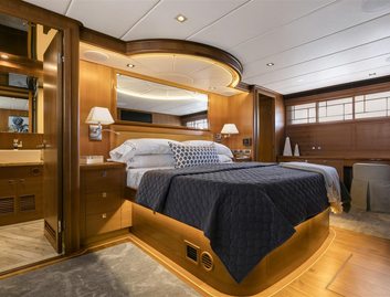 Outer Reef 860 Deluxbridge Skylounge Motoryacht, Accommodation