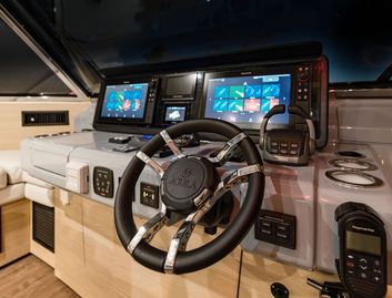 Aquila 54 Yacht, Helm Station