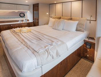 Riviera 64 Sports Motor Yacht Series II Mk2, Accommodation