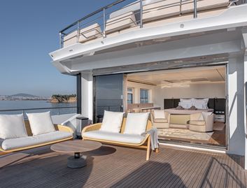 Numarine 40MXP, Beach Club