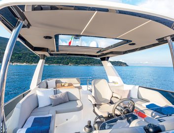 Absolute Navetta 52 Mk2, Fly Deck/Sportdeck