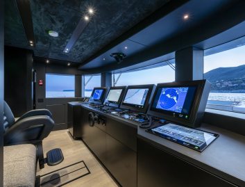 Columbus Atlantique 38M, Interior