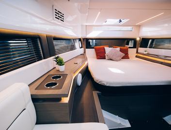 Wellcraft 38 Explorer, Interior