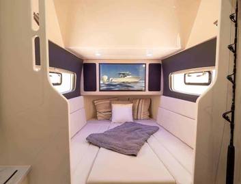 Scout 400 LXF, Accommodation