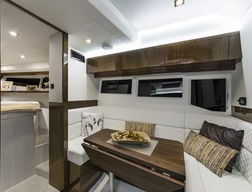 Galeon 365 HTS, Interior