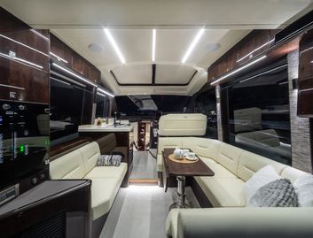 Galeon 410 HTC, Interior