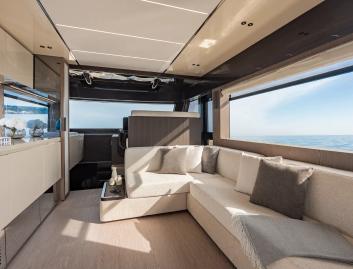 Invictus ST550 , Interior