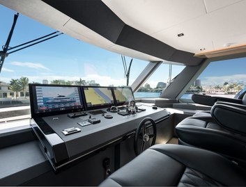 Ocean Alexander 28E, Helm Station