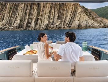 Pardo 43 Mk2, Deck Area