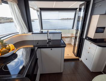 Nimbus 495 Flybridge , Interior