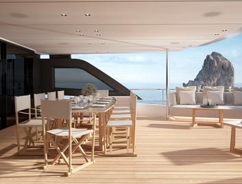 Custom Line Navetta 35 , Deck Area